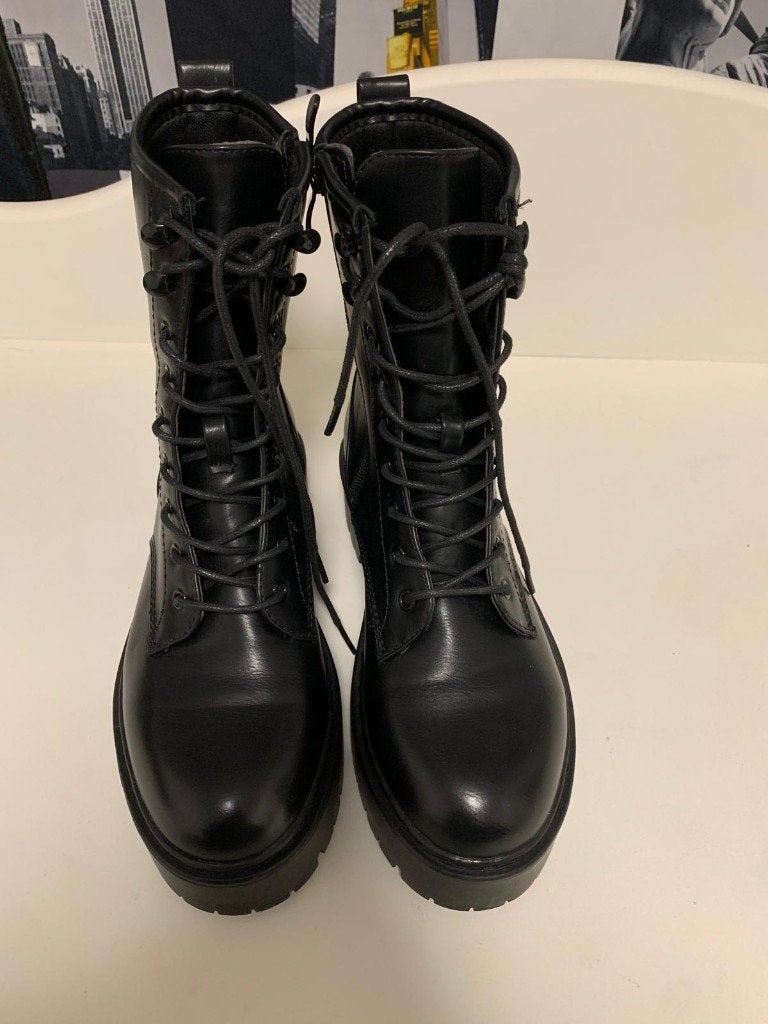 Black ankle boots size 39, Kleding | Dames, Zwart, Lage of Enkellaarzen, Nieuw, Ophalen of Verzenden