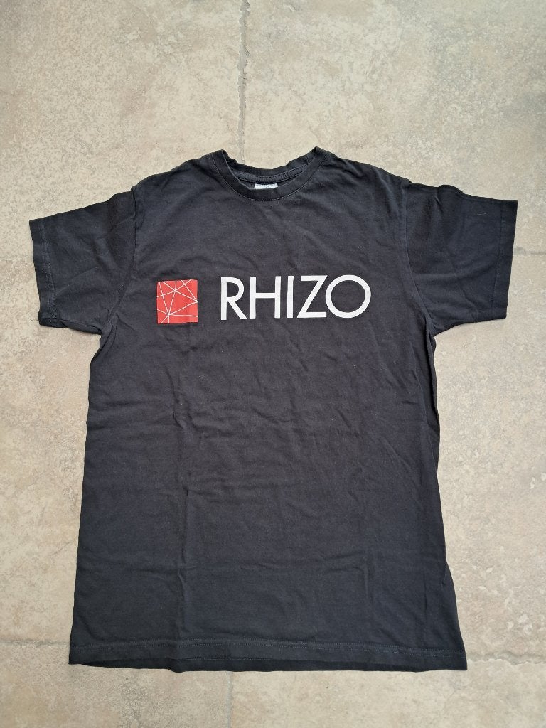 School turn t-shirt Rhizo mt 164 - 170, Enfants & Bébés, Vêtements enfant | Taille 164, Enlèvement ou Envoi, Comme neuf, Garçon ou Fille