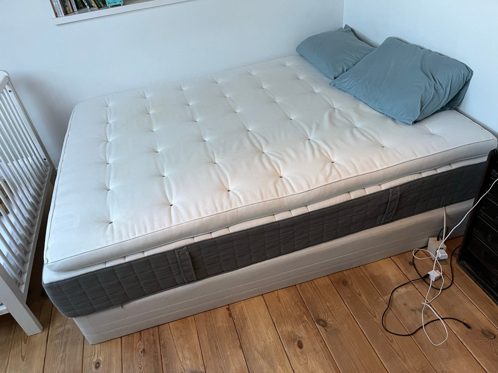 Set van bed + matras + topmatras 140*200, Huis en Inrichting, Slaapkamer | Matrassen en Bedbodems, Ophalen, Gebruikt, Tweepersoons