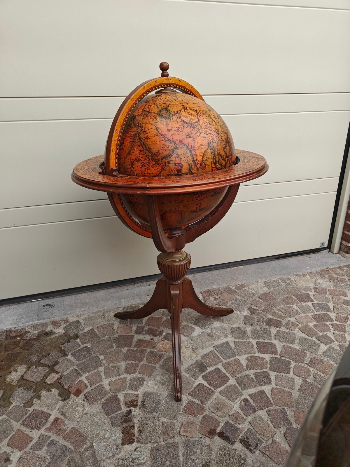 Vintage Barglobe, Ophalen