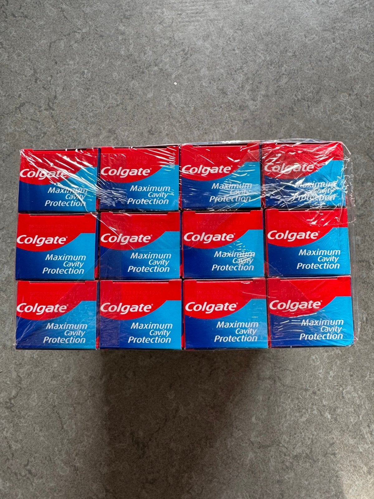 12 nieuwe tubes tandpasta van Colgate 100ml, Handtassen en Accessoires, Uiterlijk | Mondverzorging, Ophalen of Verzenden, Zo goed als nieuw