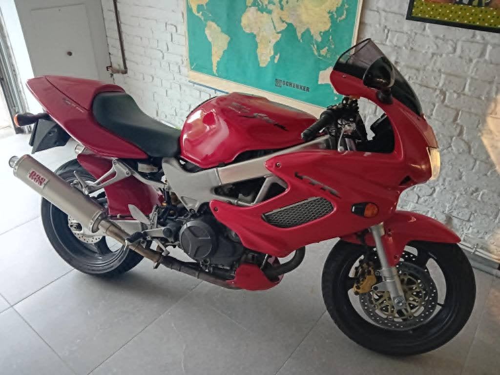 Honda VTR 1000 firestorm, Motos, Occasion, Plus de 35 kW, Échappement sport, 2 cylindres