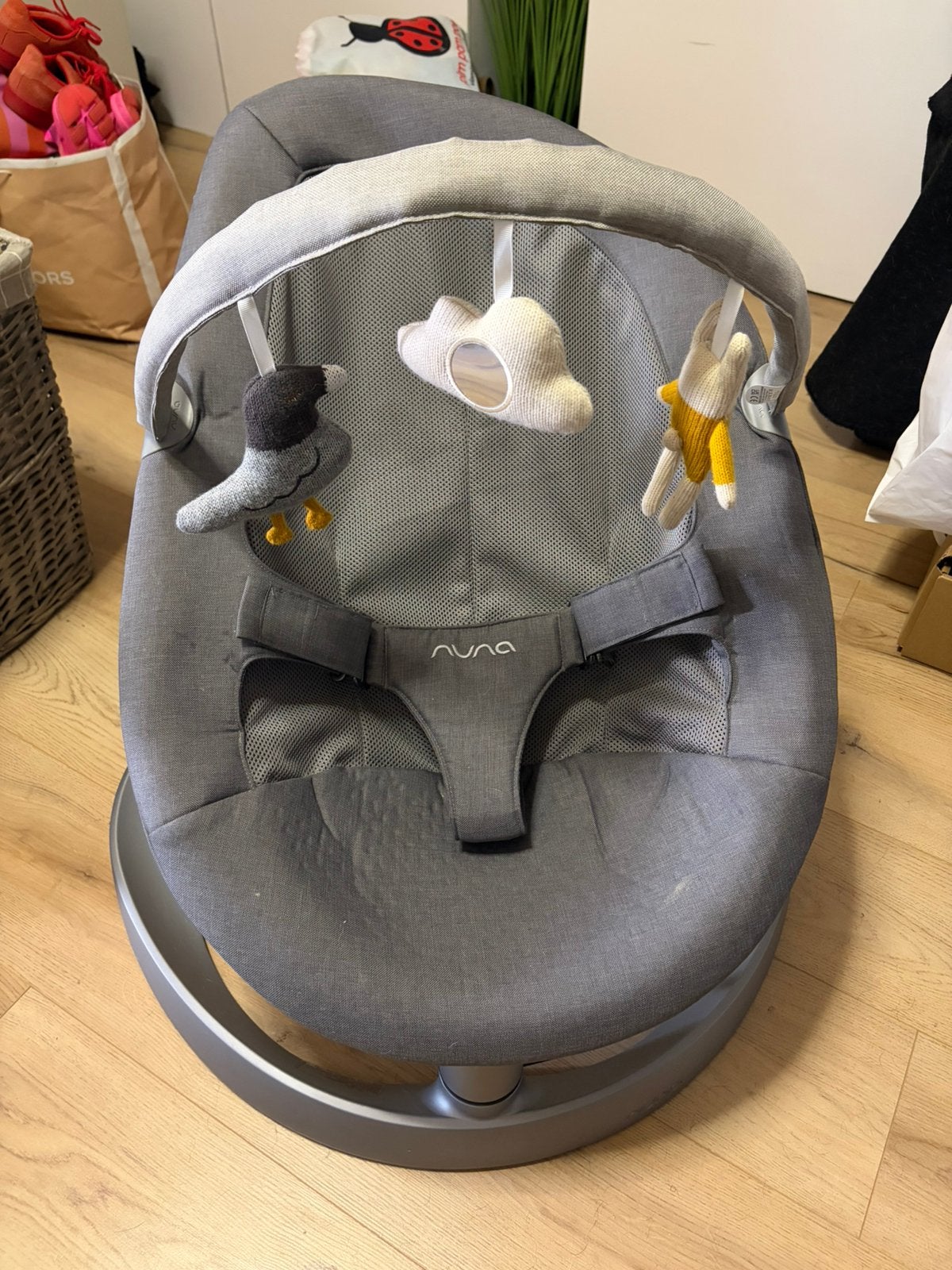 Nuna Wipstoel Leaf Grow met Speelboog, Enfants & Bébés, Enlèvement, Comme neuf, Chaise rebondissante