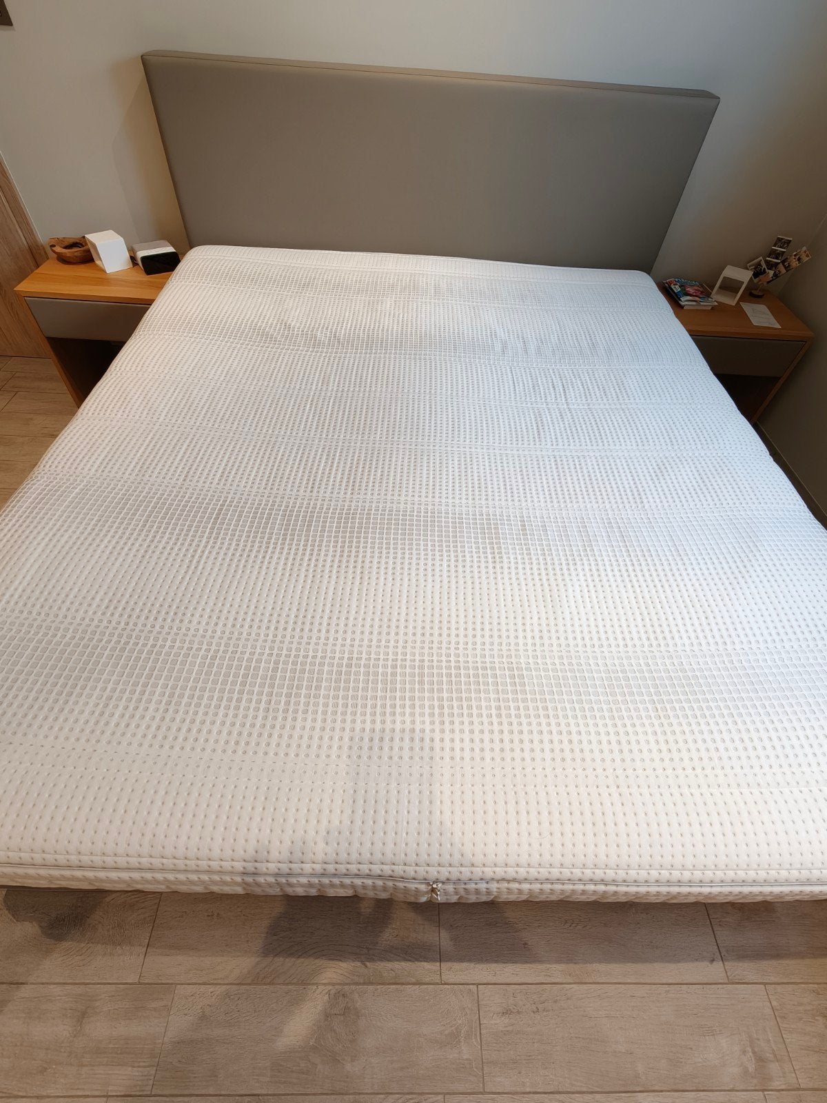 À vendre un matelas King Size 180x200 épaisseur 22cm, Matelas, Enlèvement, Utilisé, 180 cm