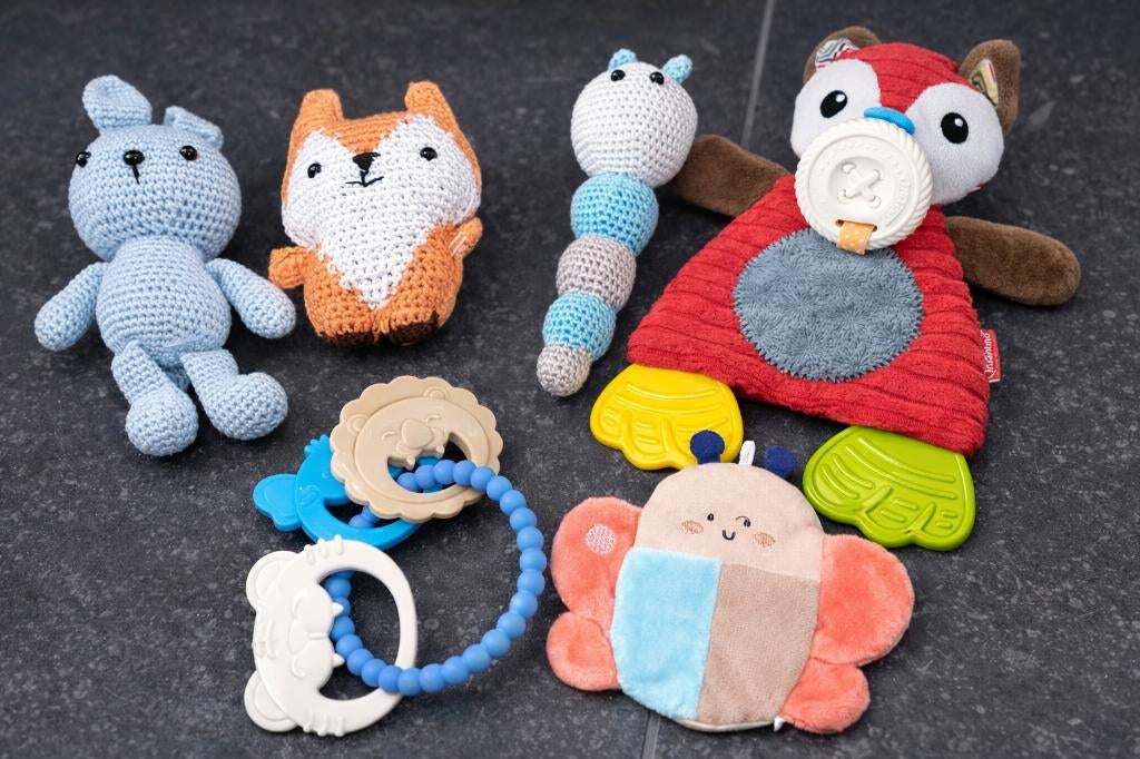 Baby speelgoed pakketje 6 stuks, Ophalen of Verzenden, Nieuw, Rammelaar, Met geluid