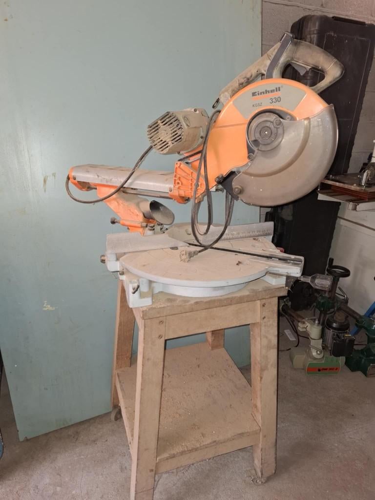 Scie à onglet électrique, Bricolage & Construction, Outillage | Scies mécaniques, Enlèvement, Scie à onglet