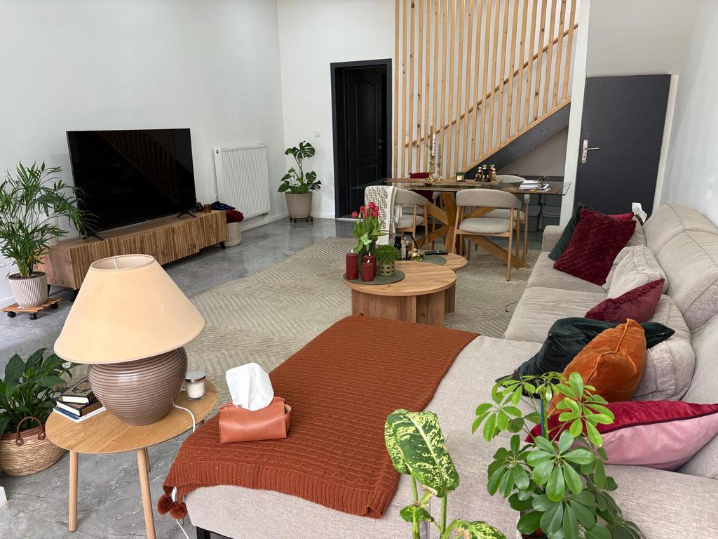 Tussenwoning te huur vanaf 1sept. €1100+€10servicekosten, 2 kamers, 91 m², Tussenwoning, Provincie Antwerpen