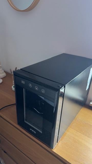 Wijnkoeler, Elektronische apparatuur, Koelkasten en IJskasten, Ophalen, Zo goed als nieuw, Zonder vriesvak