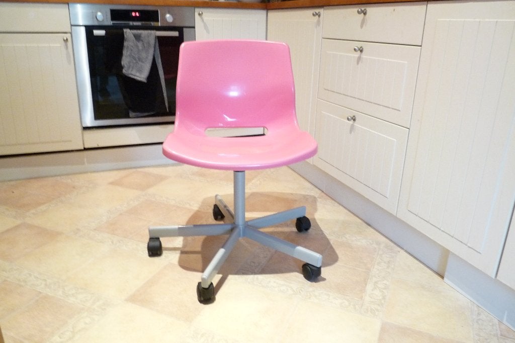 chaise de bureau enfant rétro, rose ikea snille, Enlèvement, Comme neuf, Rose, Chaise de bureau