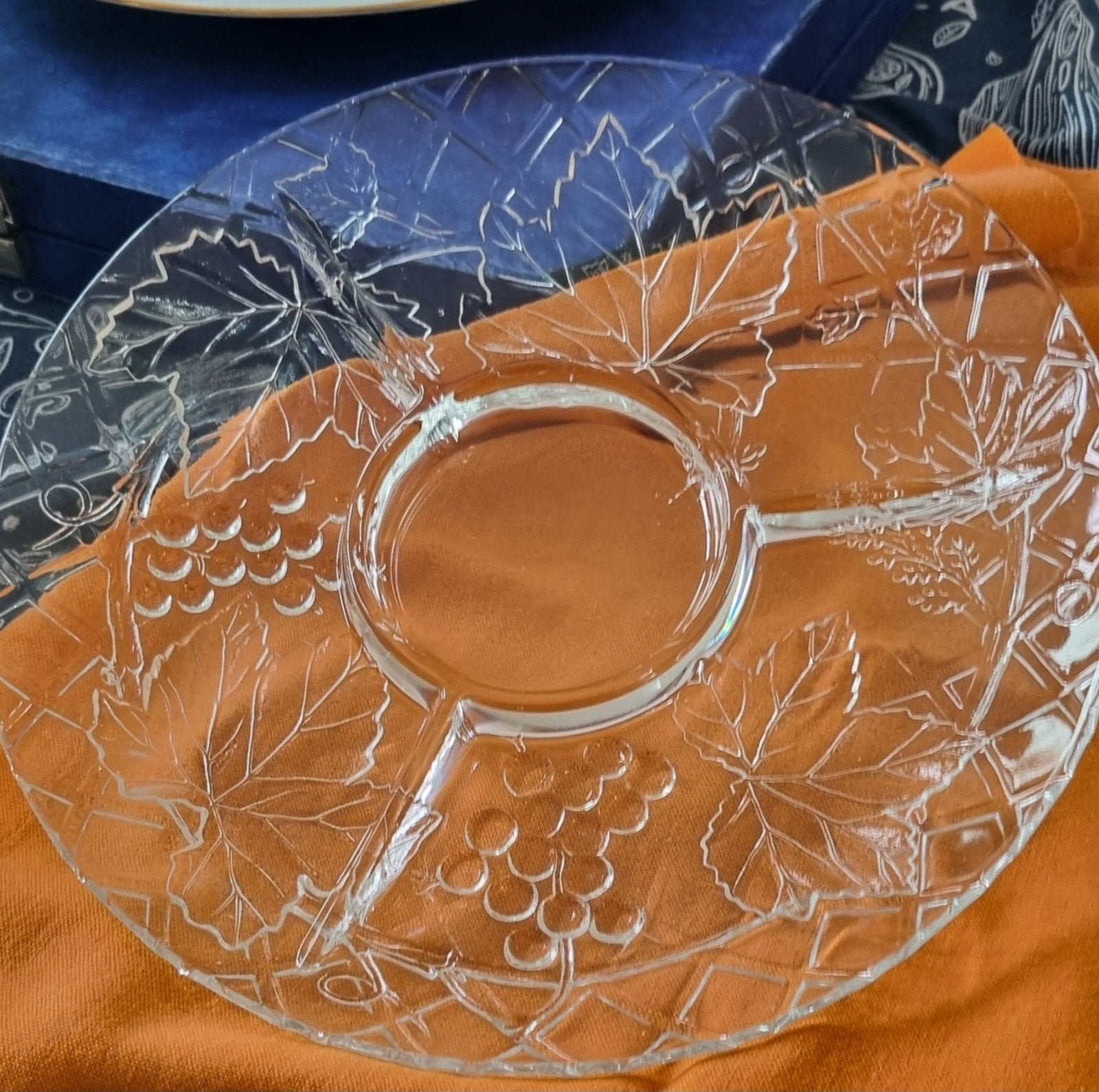 Assiette apéritif, Enlèvement
