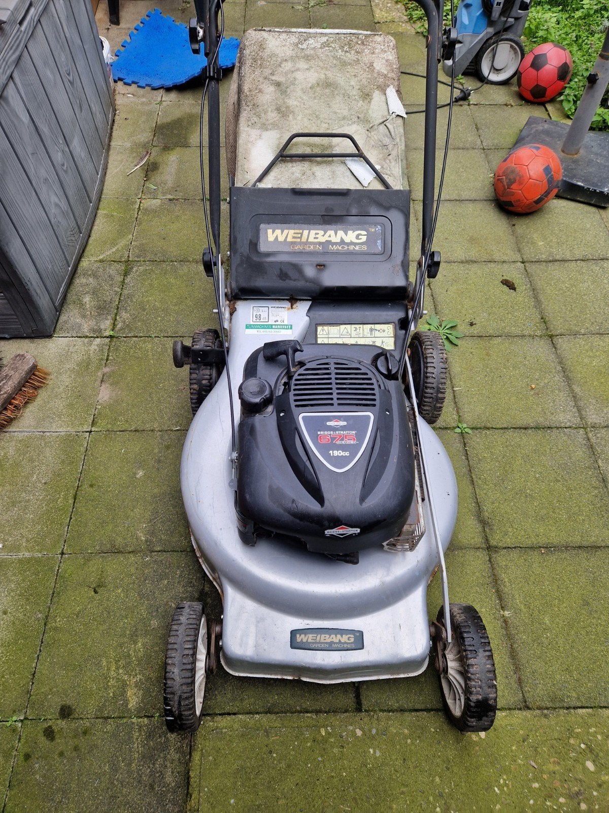 weibang zelfrekkende grasmachine, Ophalen