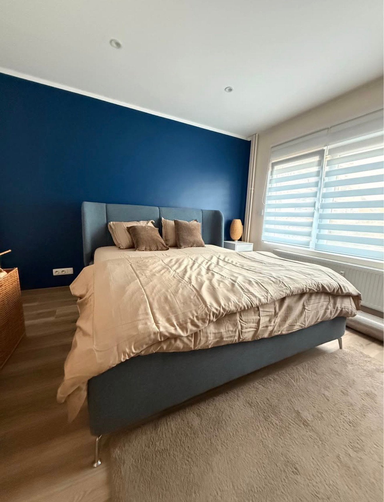 LIT KING SIZE 180 x 200, Maison & Meubles, Chambre à coucher | Lits boxsprings, Enlèvement, Comme neuf, Bleu, 200 cm
