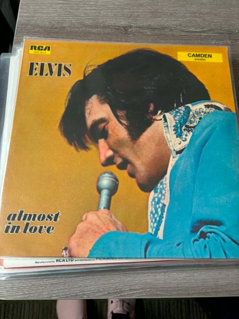 Elvis lp, Almost in love, Duitse of USA persing,, Gebruikt, Ophalen of Verzenden, 12 inch, Inclusief binnenhoes