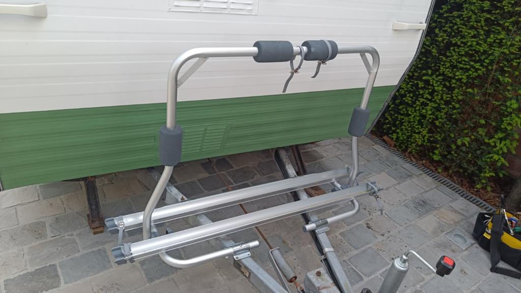 Fietsendrager dissel caravan, Ophalen