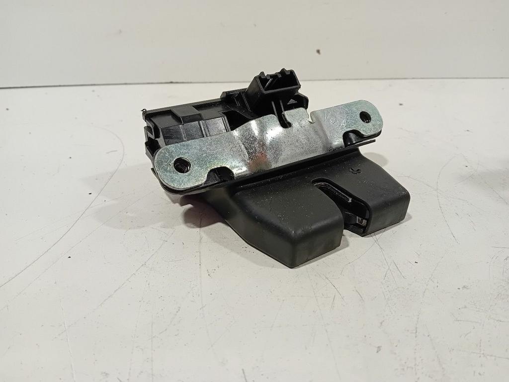 Slot mechaniek kofferdeksel achterklep elektrisch Ford B-Max, Onderdelen@venauto.nl, Van der Ven Autorecycling B.V., Ettenseweg 76, 4706 PB Roosendaal, The Netherlands