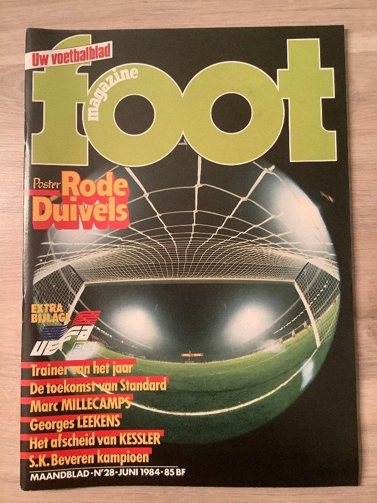 Foot Voetbal Magazine UEFA84 ( met poster Rode Duivels ), Foot., Ophalen of Verzenden, Zo goed als nieuw, Balsport