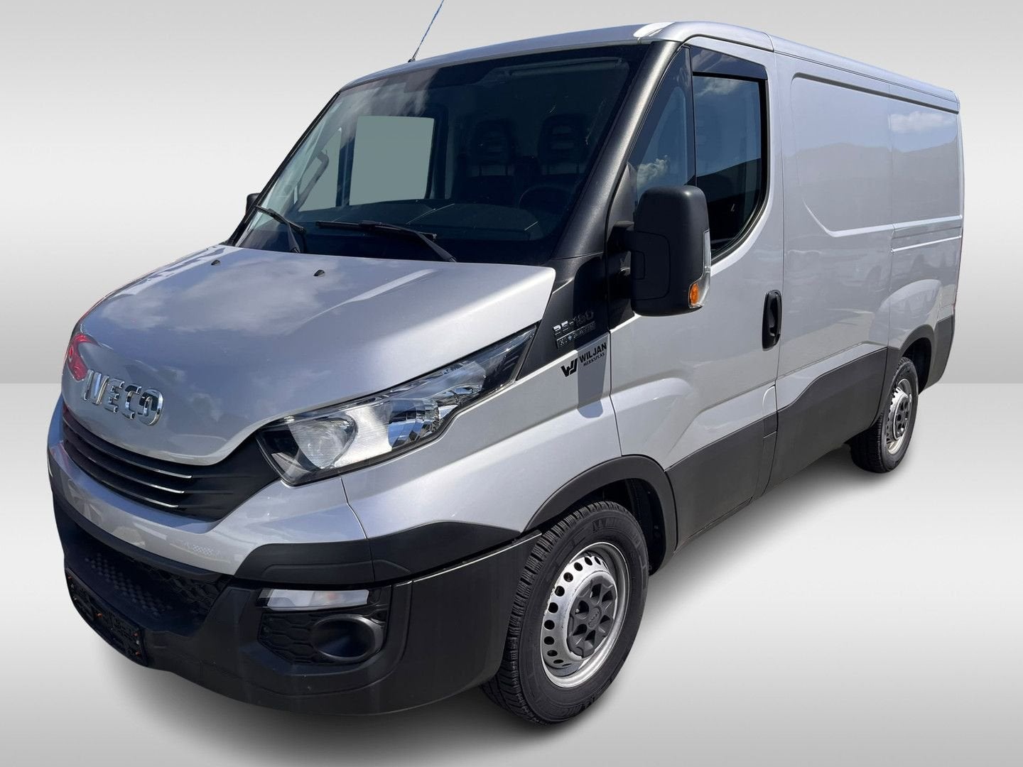 Iveco Daily 35S18 3.0 Hi-Matic Automaat 3.5T Trekhaak (Wordt, Auto's, Bestelwagens en Lichte vracht, Automaat, Iveco, Diesel, Zilver of Grijs