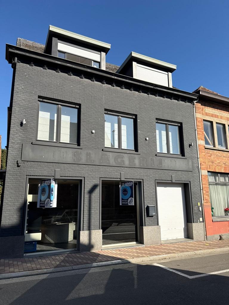 HANDELSHUIS EN APPARTEMENT MET 5 SLAAPKAMERS, Immo, Huizen en Appartementen te koop, 200 tot 500 m², Provincie Oost-Vlaanderen