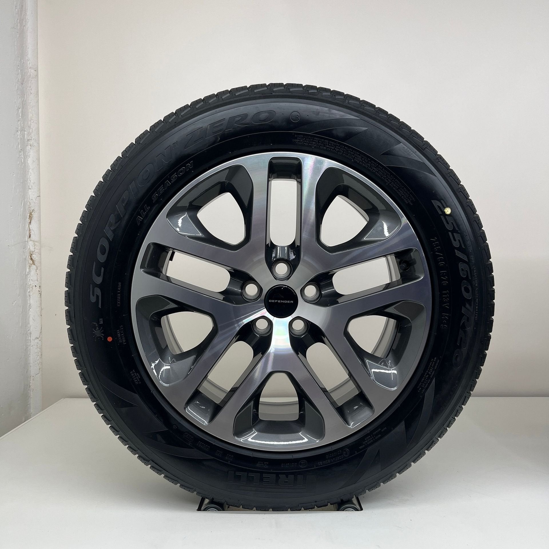 Land Rover Defender - 20 inch - zomerbanden, Auto-onderdelen, Banden en Velgen, Banden en Velgen, Zomerbanden, 20 inch, 255 mm