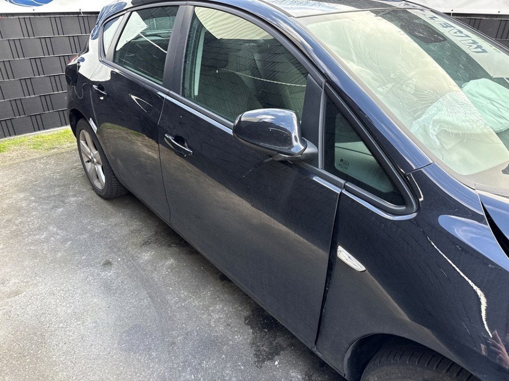 PORTE AVANT DROITE Astra J Sports Tourer (PD8 / PE8 / PF8), Opel, Opel Automobile GmbH, Utilisé, Porte