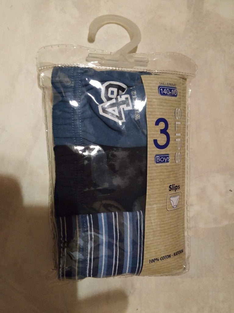 nieuw cadeau tasje met 3 jongensslips 10 jaar, Kinderen en Baby's, Kinderkleding | Maat 140, Ophalen of Verzenden, Nieuw