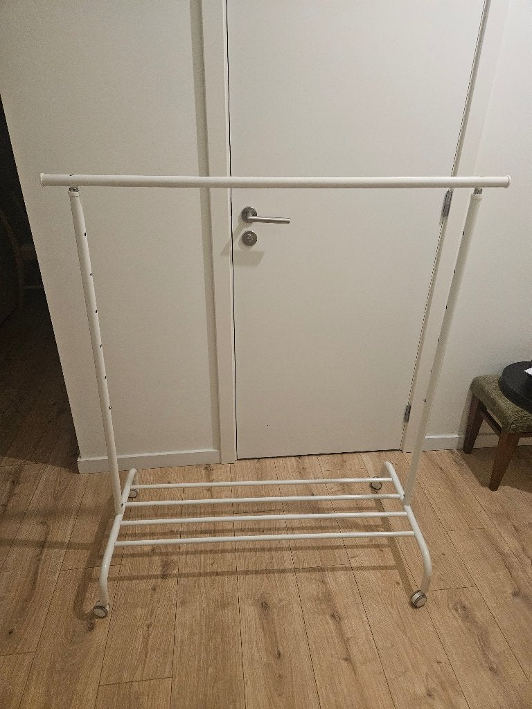 portant à vêtements, Enlèvement, Utilisé