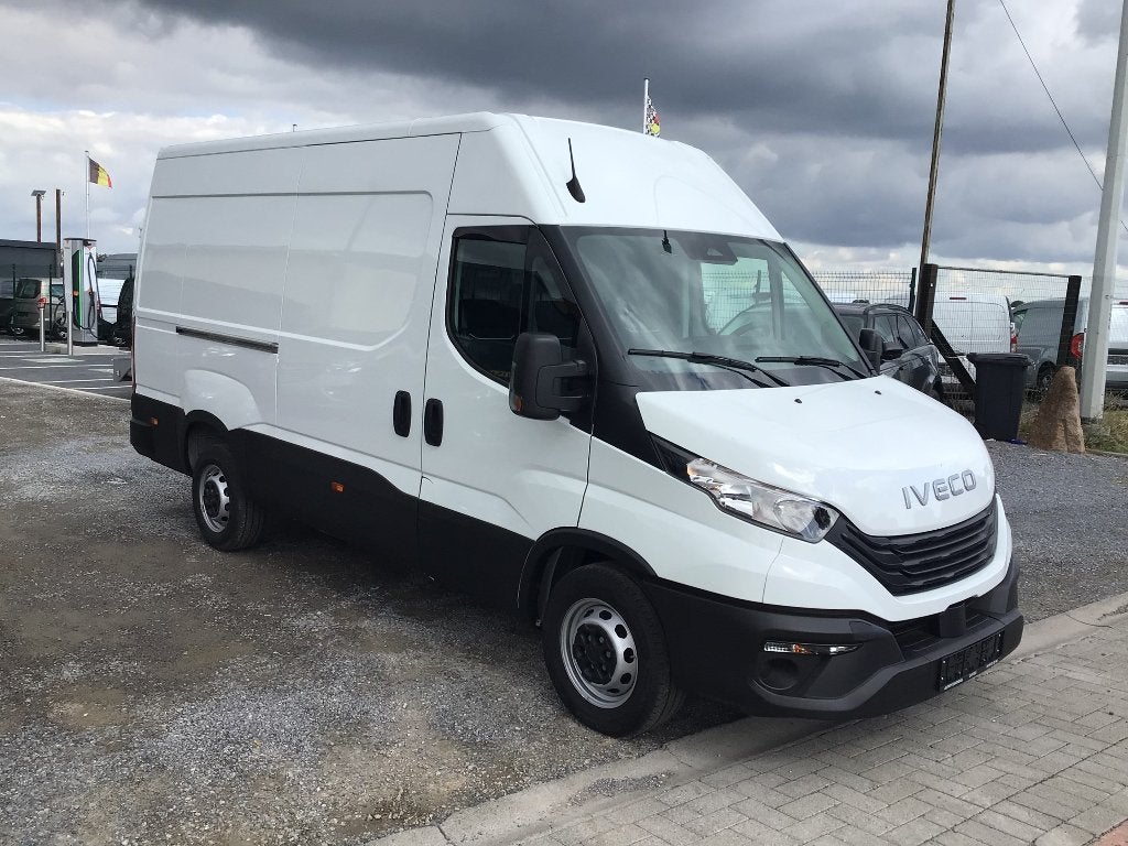 iveco daily l3h2 30hdi 160pk automaat 2026 50km full/option, Auto's, Automaat, 4 cilinders, Iveco, Wit