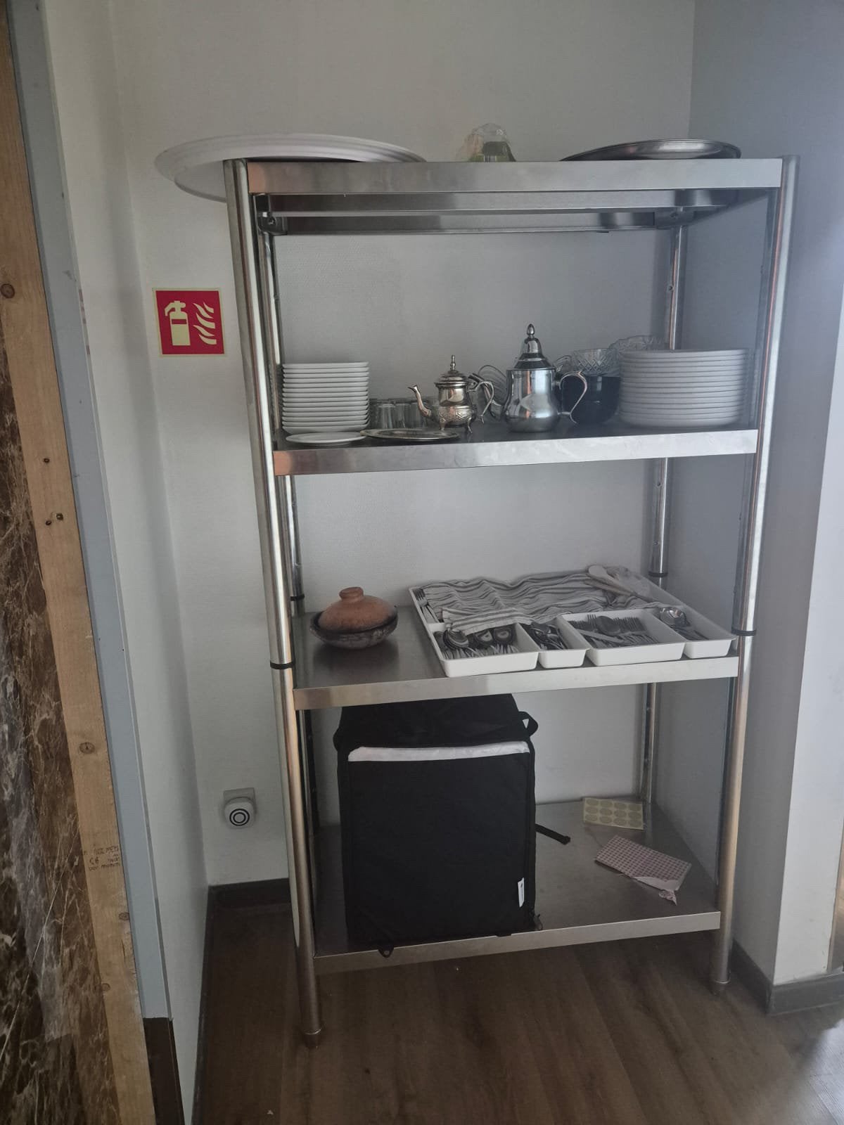 Inox vitrinekast, Ophalen, Zo goed als nieuw