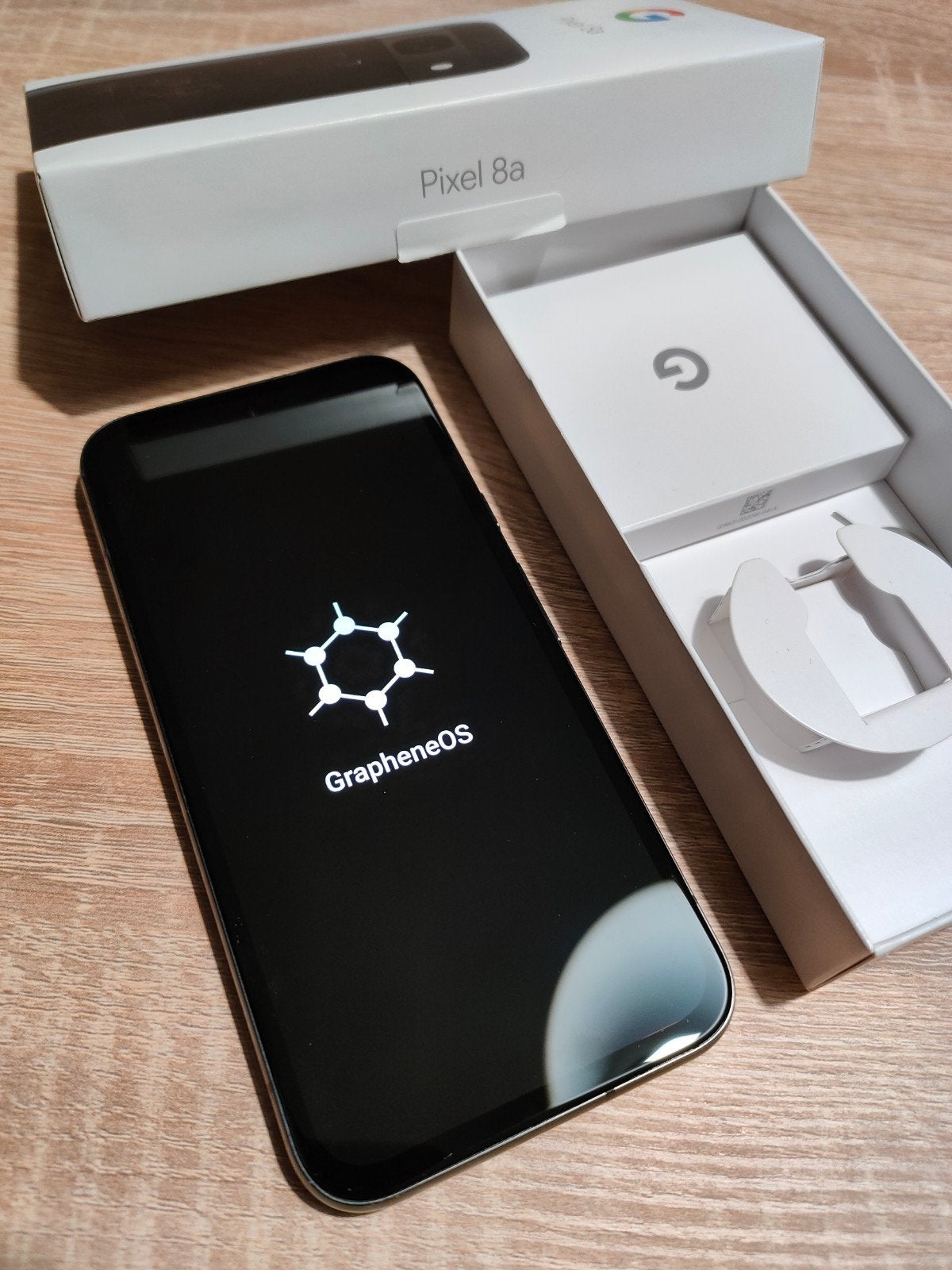 Google Pixel 8a 128GB like new with GrapheneOS or Android, Verzenden