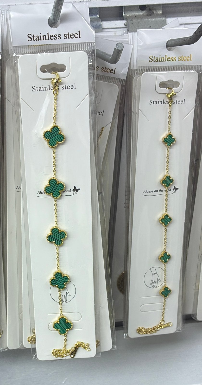 Roestvrij staal klaverset / ketting en armband, Ophalen of Verzenden, Zo goed als nieuw, Rood