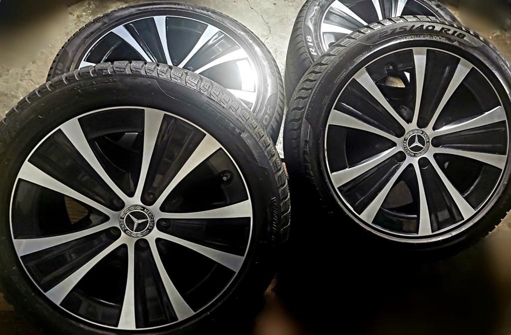 Originele Mercedes E-klasse W213 velgen met winterbanden, Auto-onderdelen, Banden en Velgen, Winterbanden, Band(en)