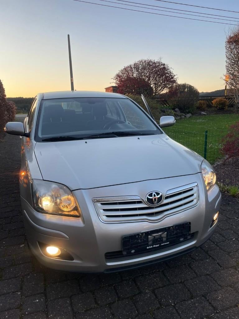 Technische keuring van Toyota Avensis geldig => 20/04/2027, Auto's, 1794 cc, Avensis, Zwart, 4 cilinders