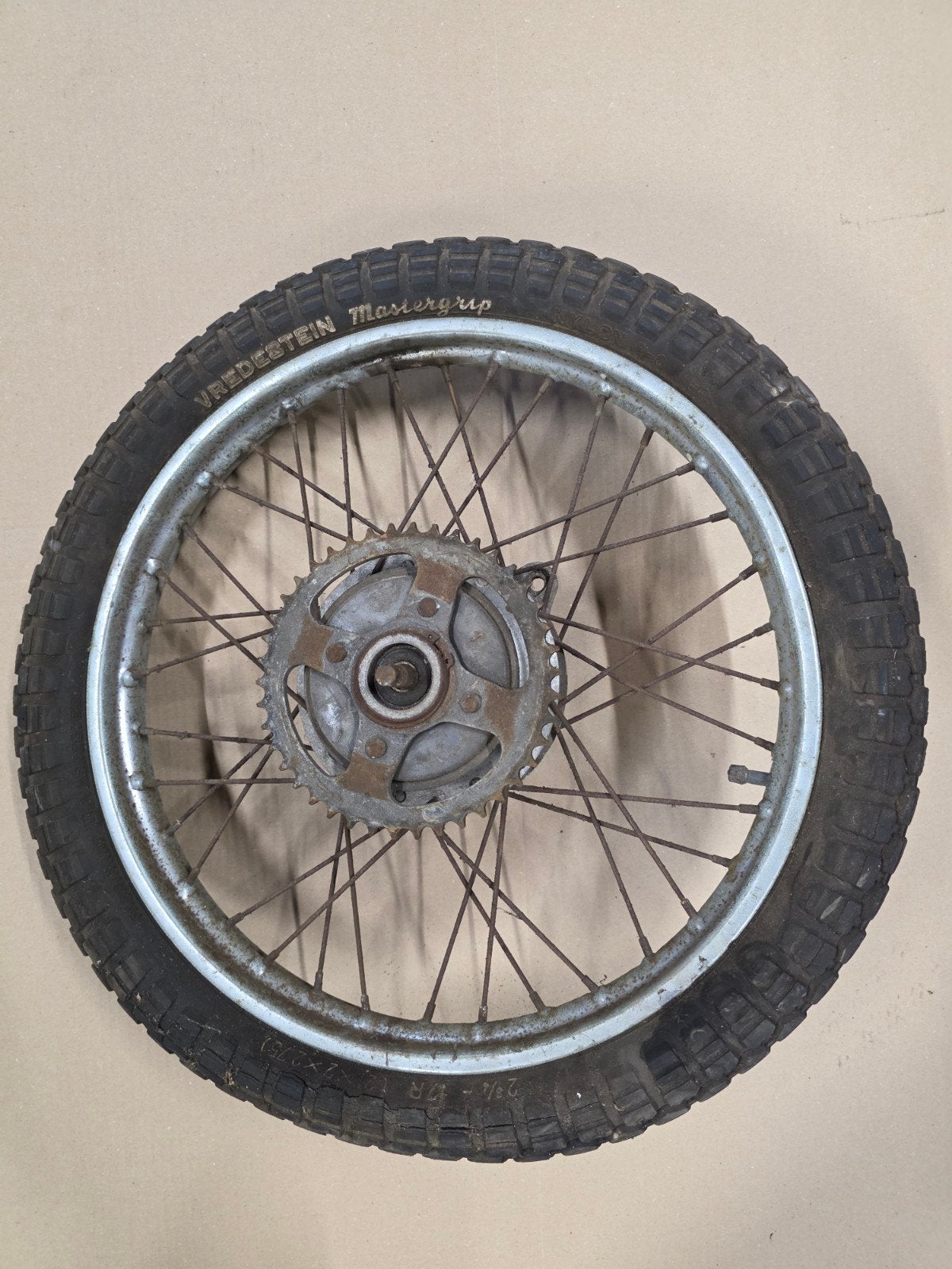 Honda CB50 wiel, Ophalen