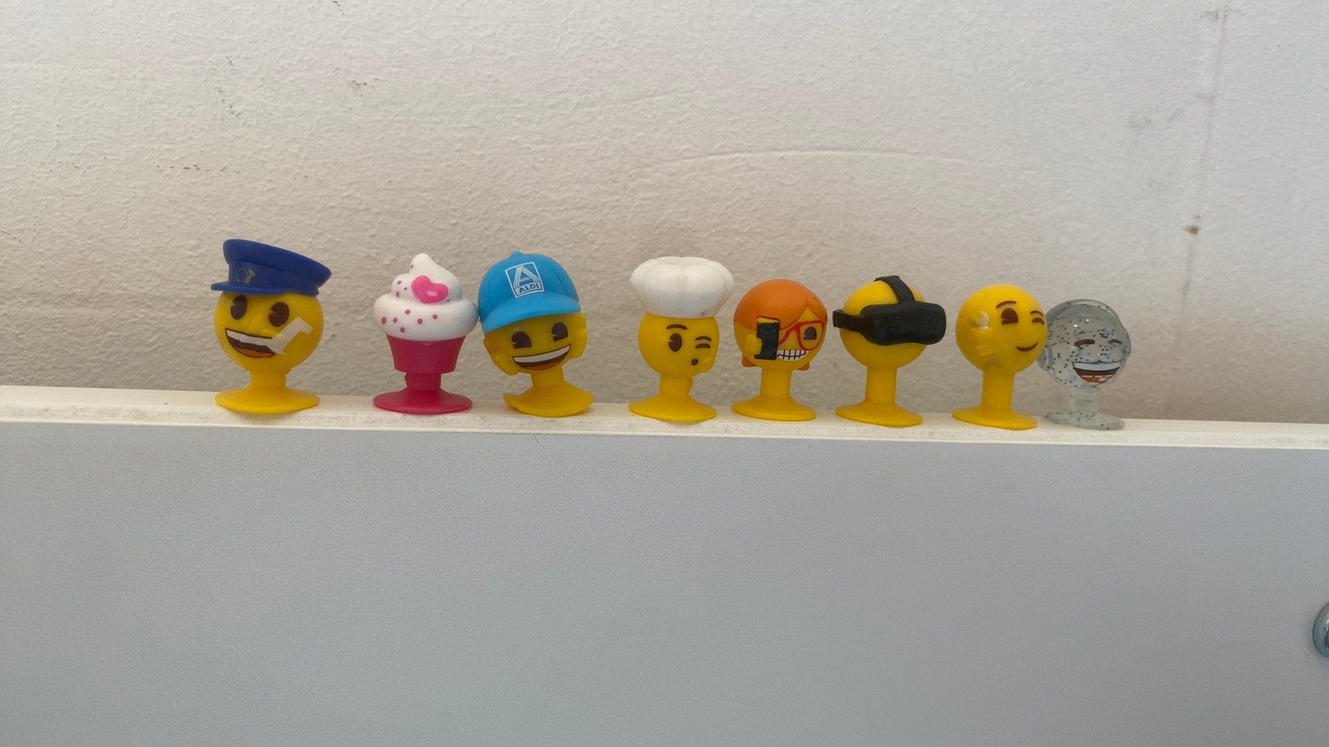 Aldi Emojis, Verzamelen, Verrassingseieren, Ophalen, Zo goed als nieuw