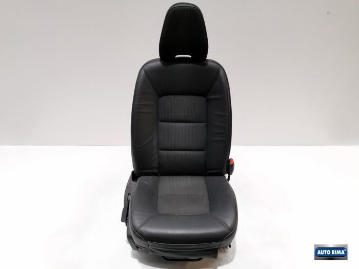 Siège droit d'un Volvo XC70, -, 3 mois de garantie, Utilisé, -