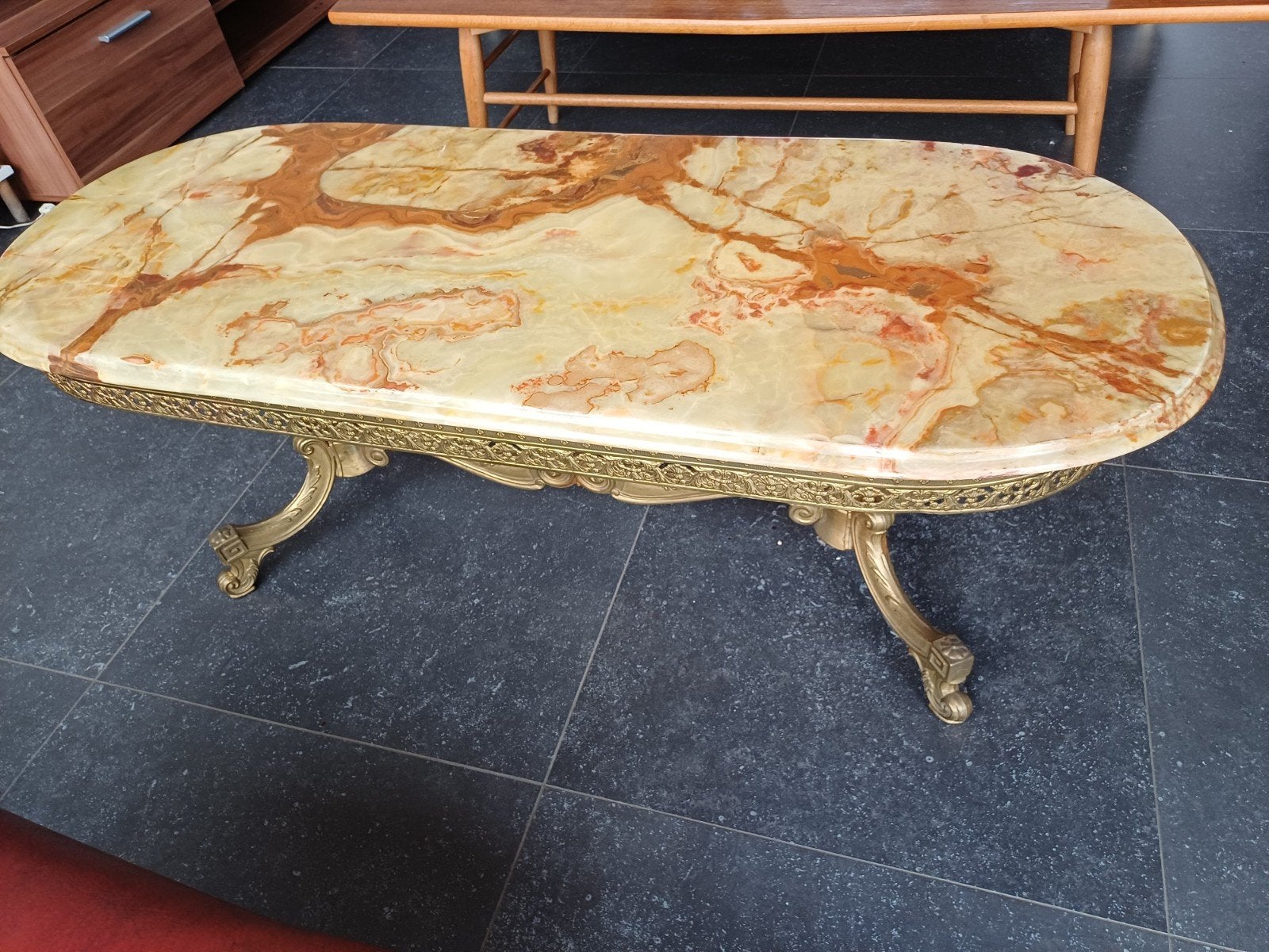 salontafel, Ophalen