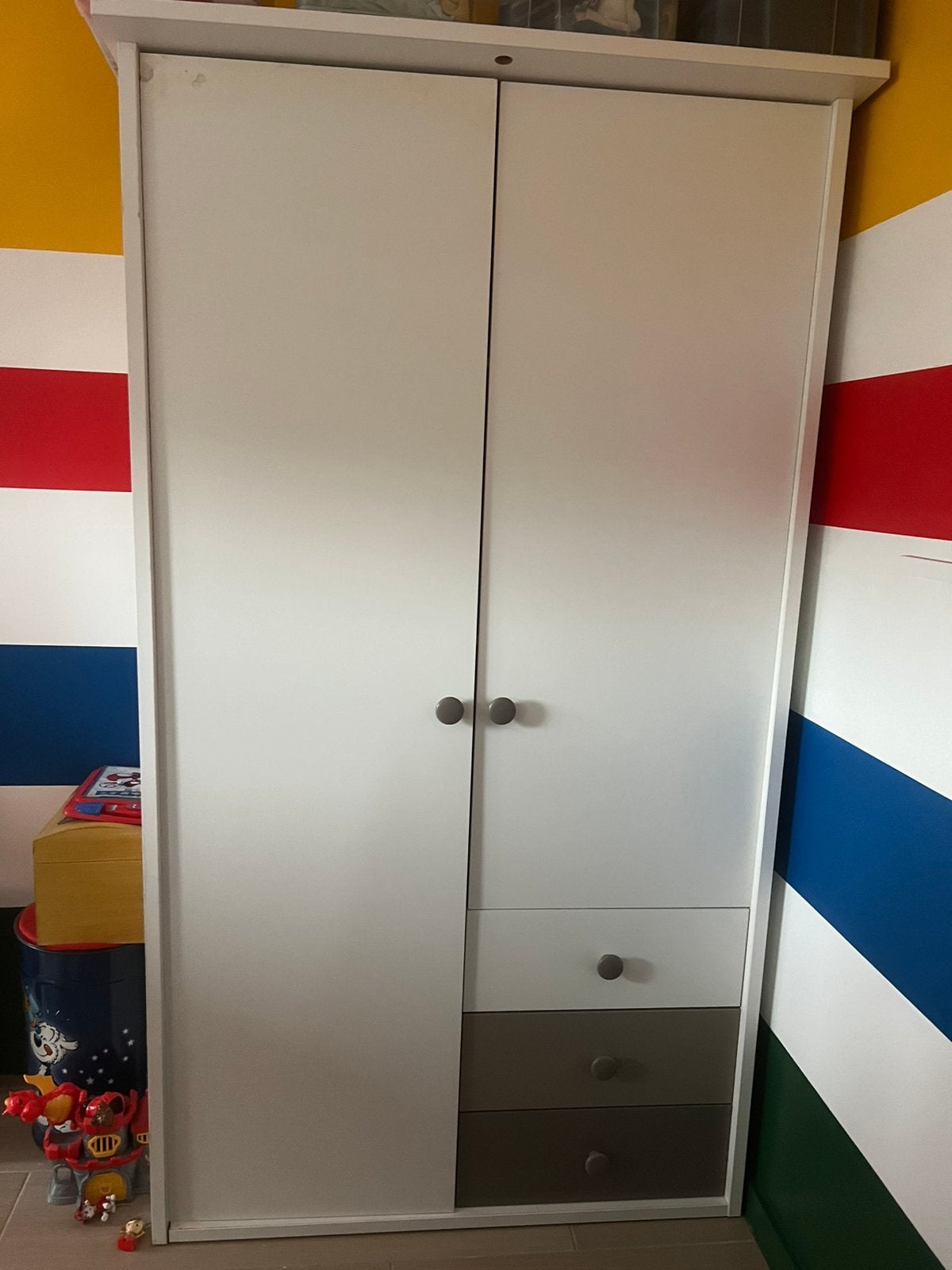 Armoire avec lumières, Enlèvement, Comme neuf
