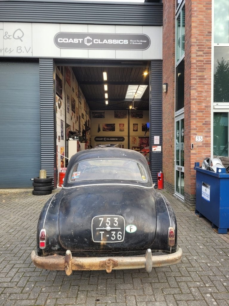 Renault Fregate BJ 1952 geen laswerk, alles dubbel erbij., foto 2