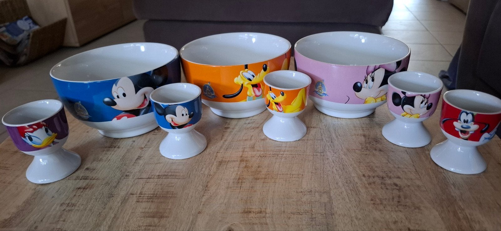 Disney : kommen en eierdopjes, Huis en Inrichting, Keuken | Tupperware, Ophalen, Nieuw, Bak of Kom