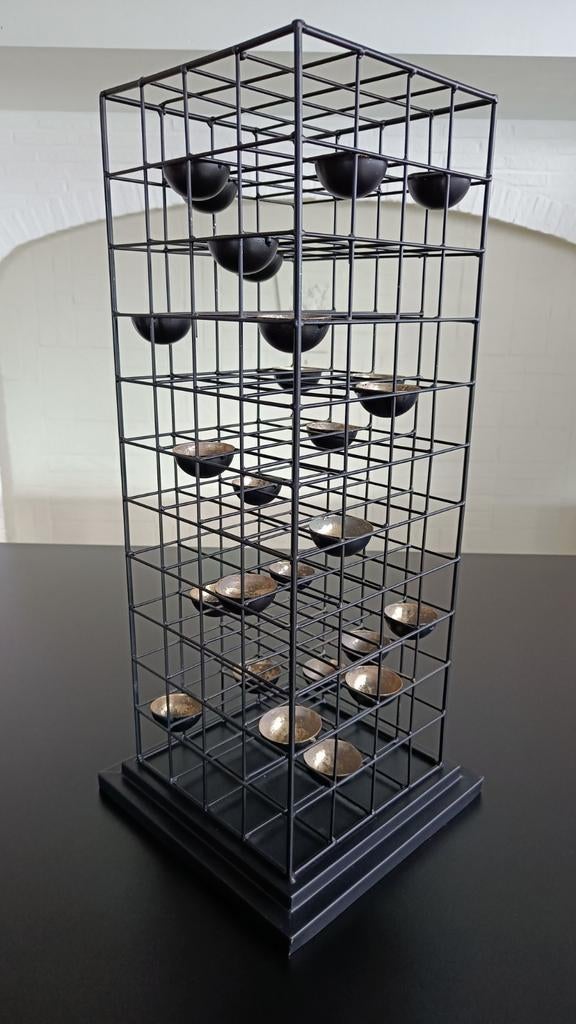 Decoratieve metalen theelichthouder/kandelaar., Gebruikt, 50 tot 75 cm, Zwart, Ophalen of Verzenden