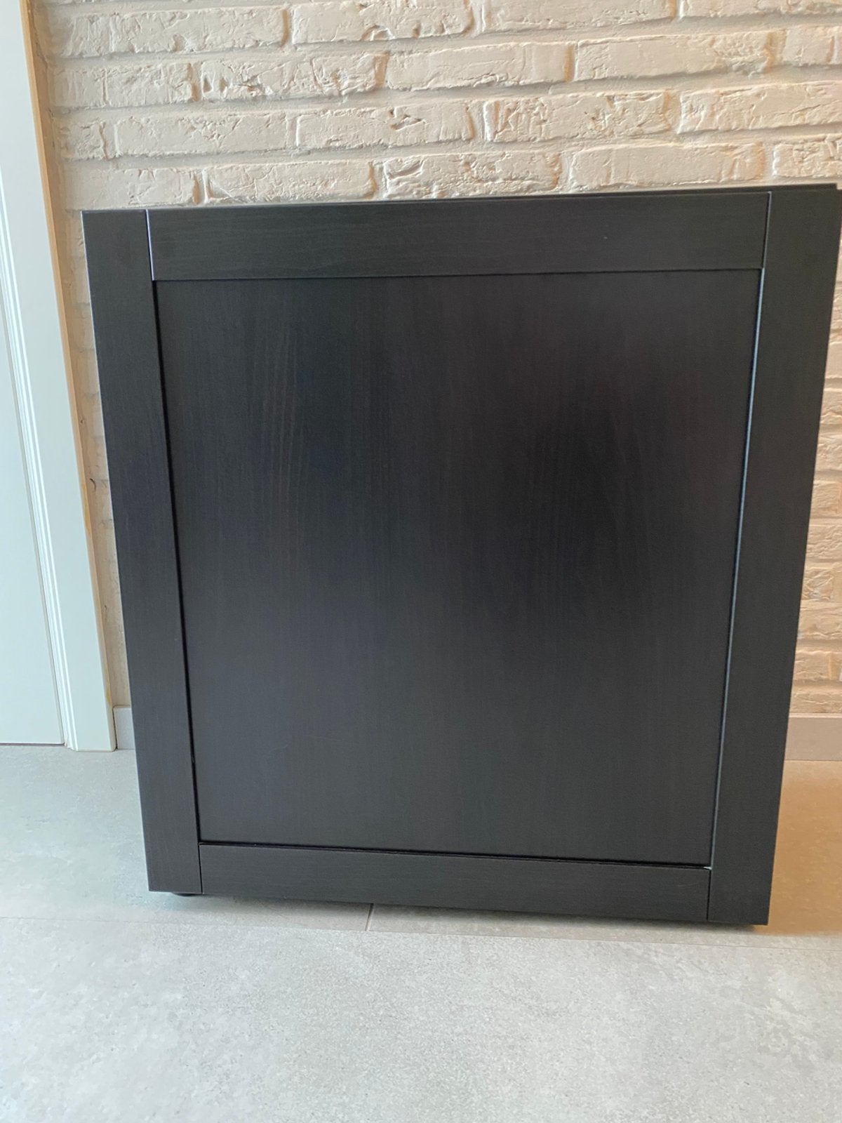 Besta kast met deur en push systeem, Ophalen, Zo goed als nieuw