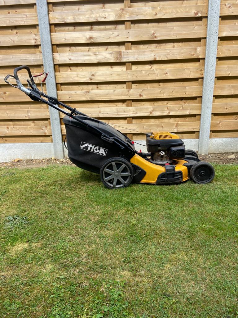 Stiga Grasmaaier met Honda Motor, Ophalen, Gebruikt