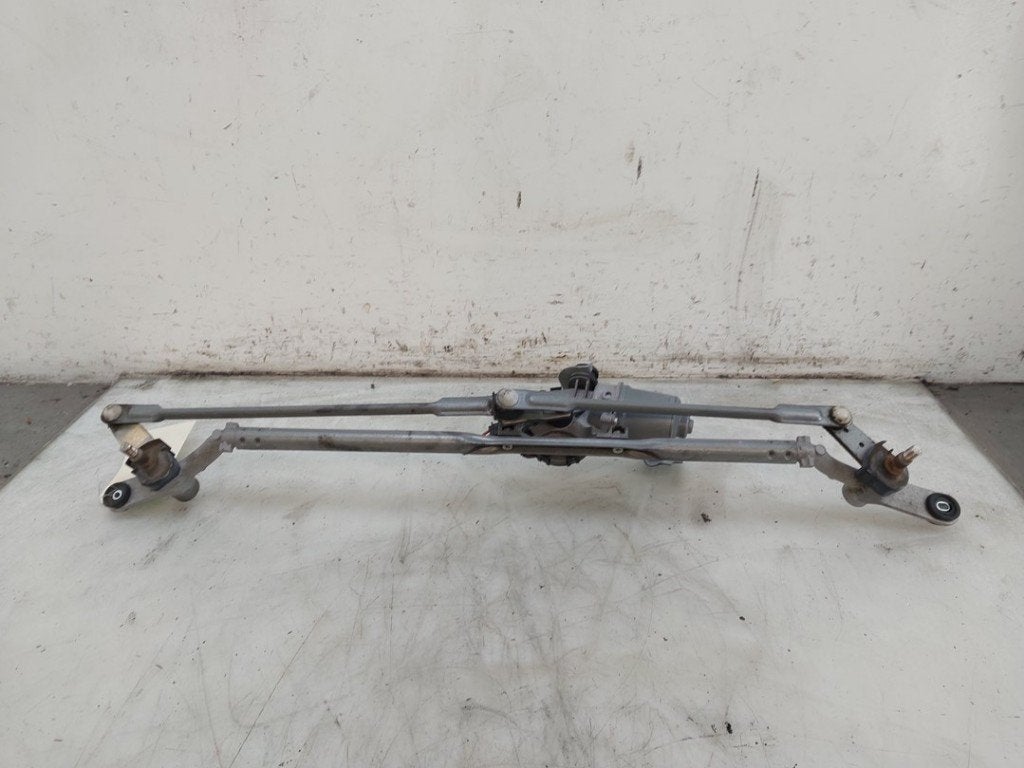 MOTEUR + TRINGLERIE ESSUIE GLACE AVANT Mini Mini (F55), DENSO EUROPE B.V., Info@denso.nl, Hogeweyselaan 165
1382 JL  Weesp, NL