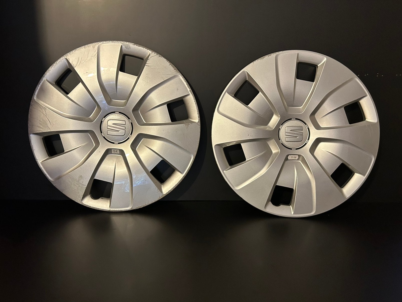 2 enjoliveurs seat Ibiza 15", Autos : Divers, Enjoliveurs, Utilisé, Enlèvement ou Envoi