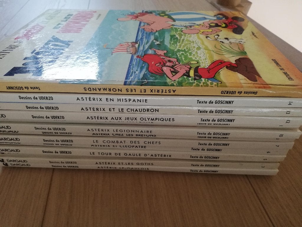 14 strips Hard covers Asterix    € 70, Plusieurs BD, Enlèvement ou Envoi, Comme neuf