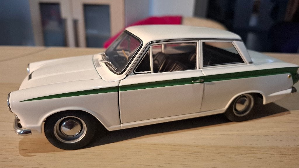 Voiture miniature 1 18, Enlèvement ou Envoi, Comme neuf, Voiture, Autoart