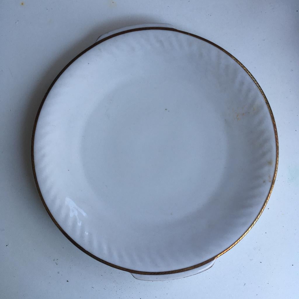 Patisserie bord met gouden randje, Ophalen of Verzenden, Gebruikt, Porselein, Bord(en)