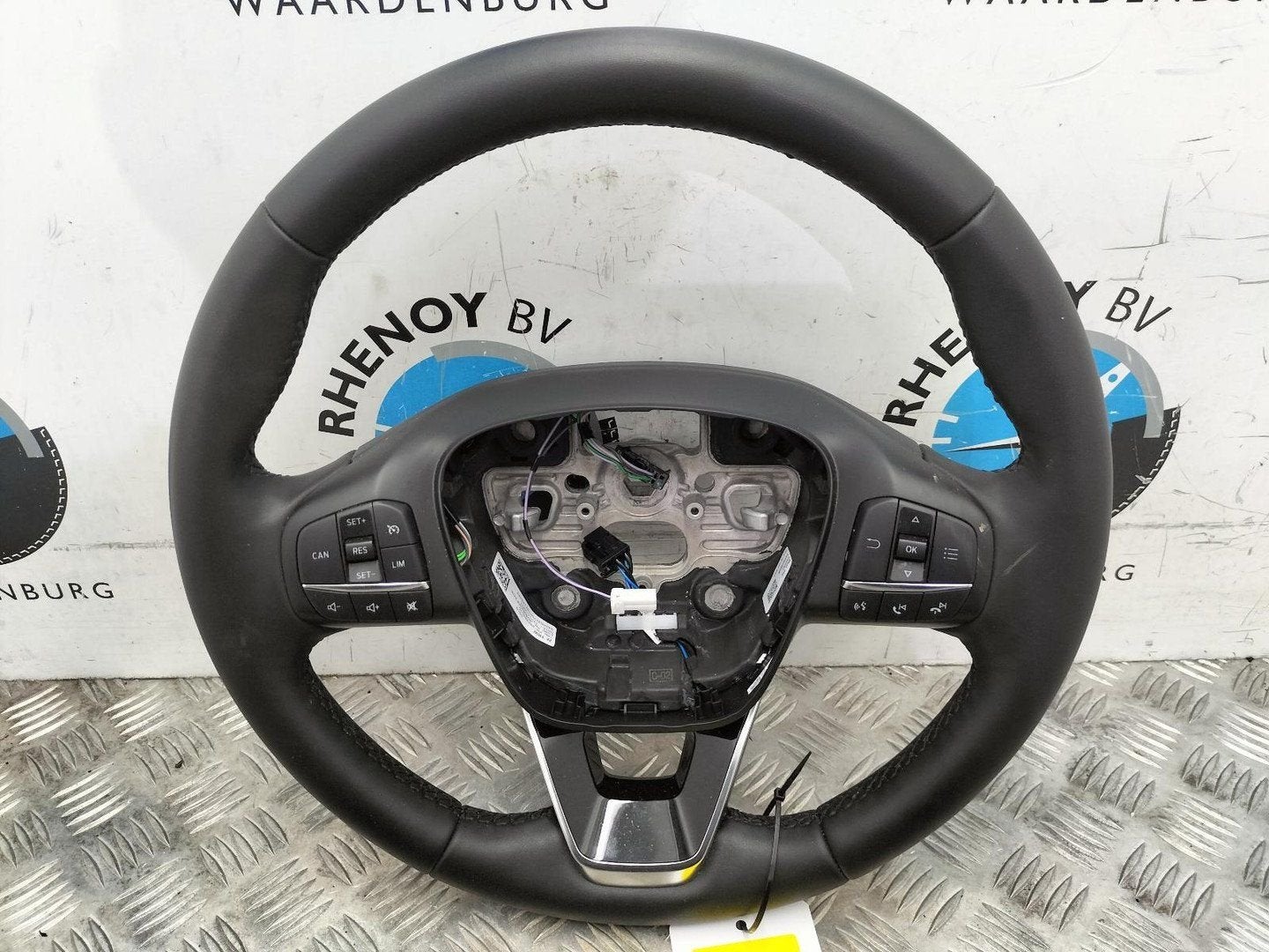 FORD FOCUS ACTIVE Active Titanium X Busines EcoB STUURWIEL 2, Enlèvement ou Envoi, Utilisé, ARN reconnu