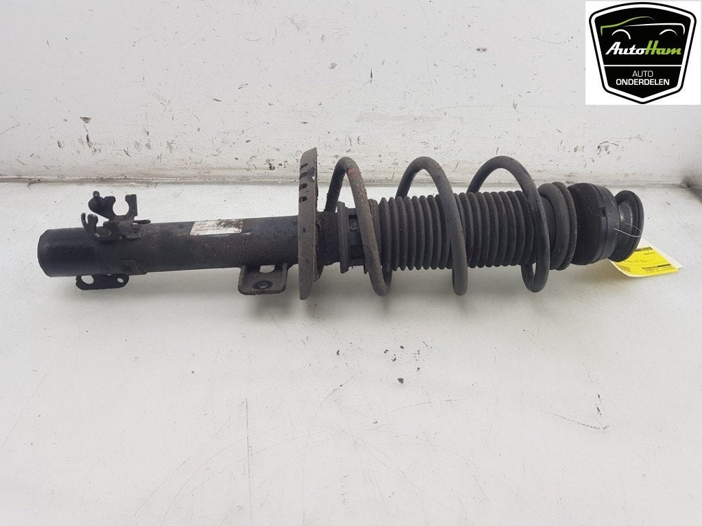 AMORTISSEUR OU ABSORBEUR DE CHOC AVANT DROIT A1 (8X1 / 8XK), Autos : Pièces & Accessoires, Utilisé, Audi