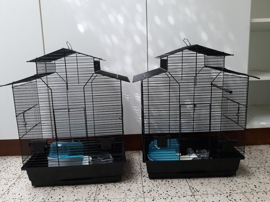 2 vogelkooien met enkele toebehoren, Enlèvement, Comme neuf, Aluminium, Cage à oiseaux